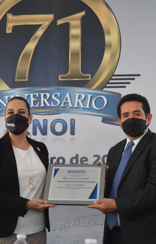 Ceremonia del 71 aniversario de la ENOI