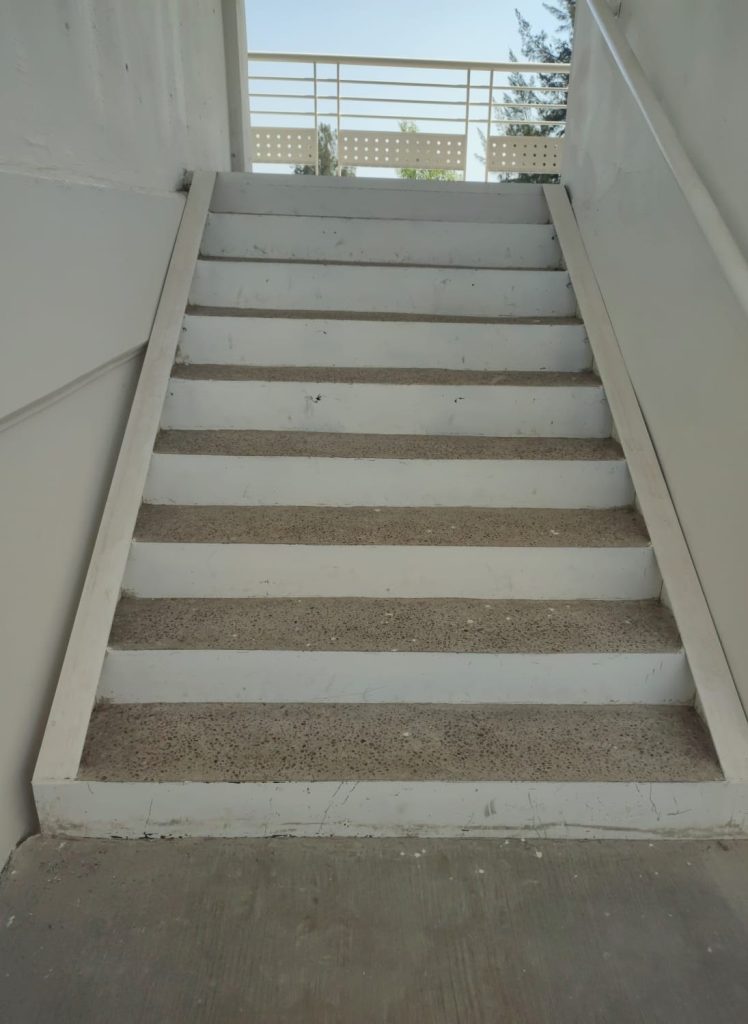 Escaleras del nuevo edificio del Programa U079